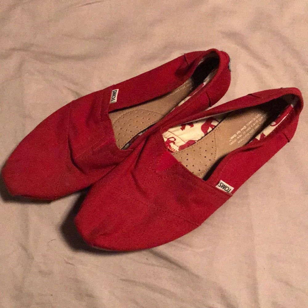 Sale! Bright red super comfortable Toms shoes